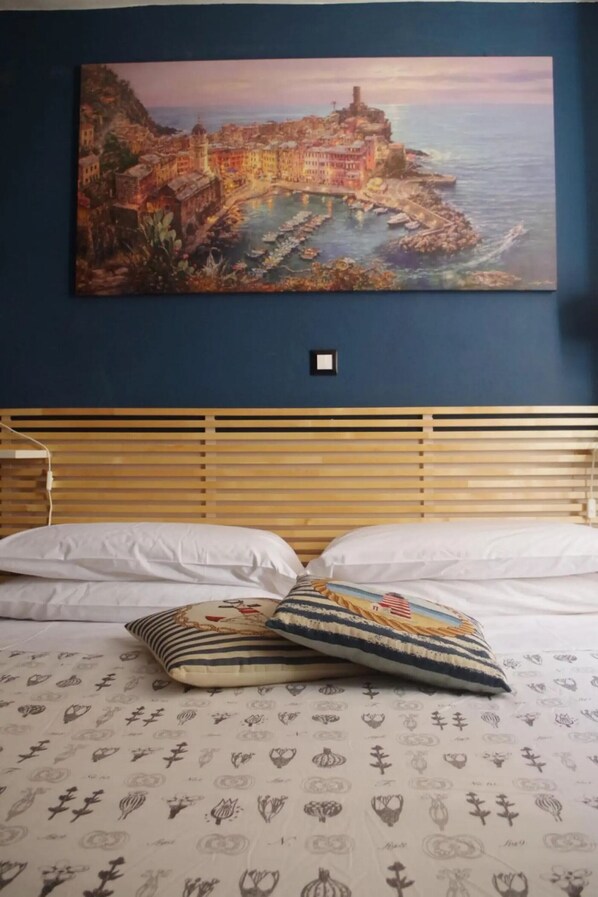 WiFi, bed sheets