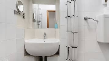 Doccia, asciugacapelli, asciugamani