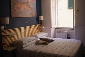 WiFi, bed sheets