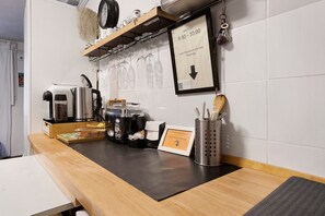 Interior - Guest House 'Ca Du Grifun' with Wi-Fi and Air Conditioning (Vernazza)