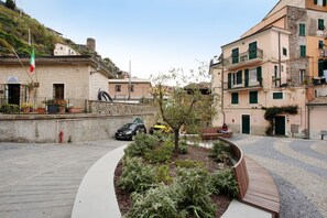 Property grounds - Guest House 'Ca Du Grifun 2' with Wi-Fi and Air Conditioning (Vernazza)