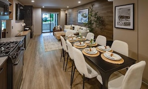 Dining - Newly Renovated 4BR, 3BA in Aspen's Core! (Aspen)