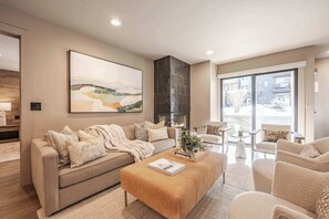 TV, fireplace, stereo, offices - Newly Renovated 4BR, 3BA in Aspen's Core! (Aspen)