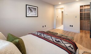 4 Schlafzimmer, Bügeleisen/Bügelbrett, Reisekinderbett, WLAN