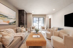 TV, fireplace, stereo, offices - Newly Renovated 4BR, 3BA in Aspen's Core! (Aspen)