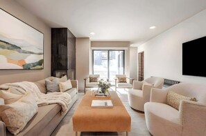 TV, fireplace, stereo, offices - Newly Renovated 4BR, 3BA in Aspen's Core! (Aspen)