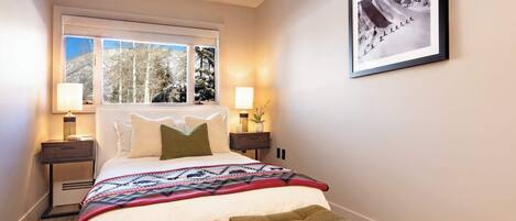 4 habitaciones, tabla de planchar con plancha, cuna de viaje y wifi