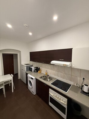 Basic-Apartment | Eigene Küche