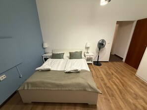 Basic-Apartment | Bügeleisen/Bügelbrett, kostenloses WLAN