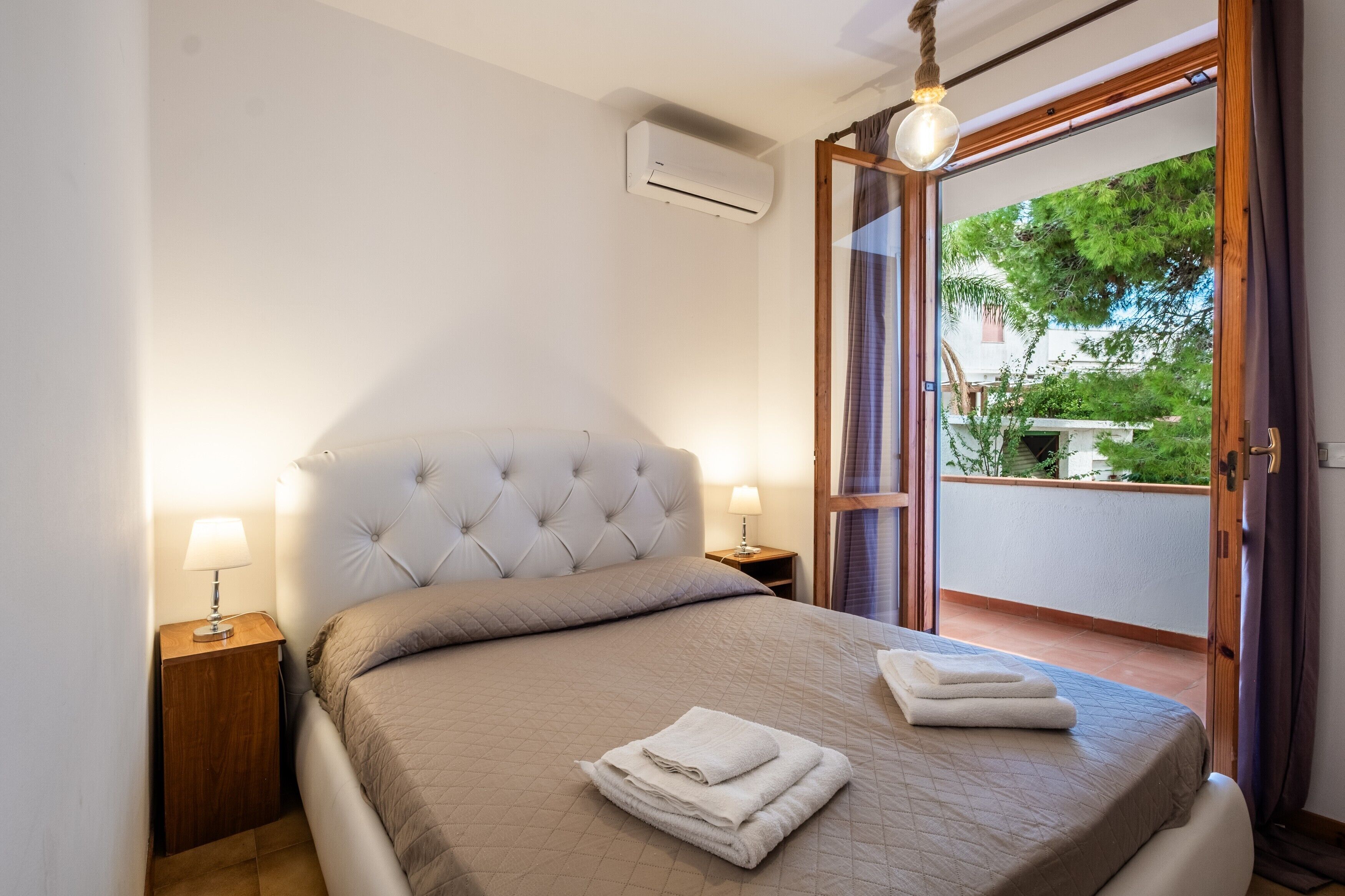 3 chambres, fer et planche à repasser, Wi-Fi, draps fournis