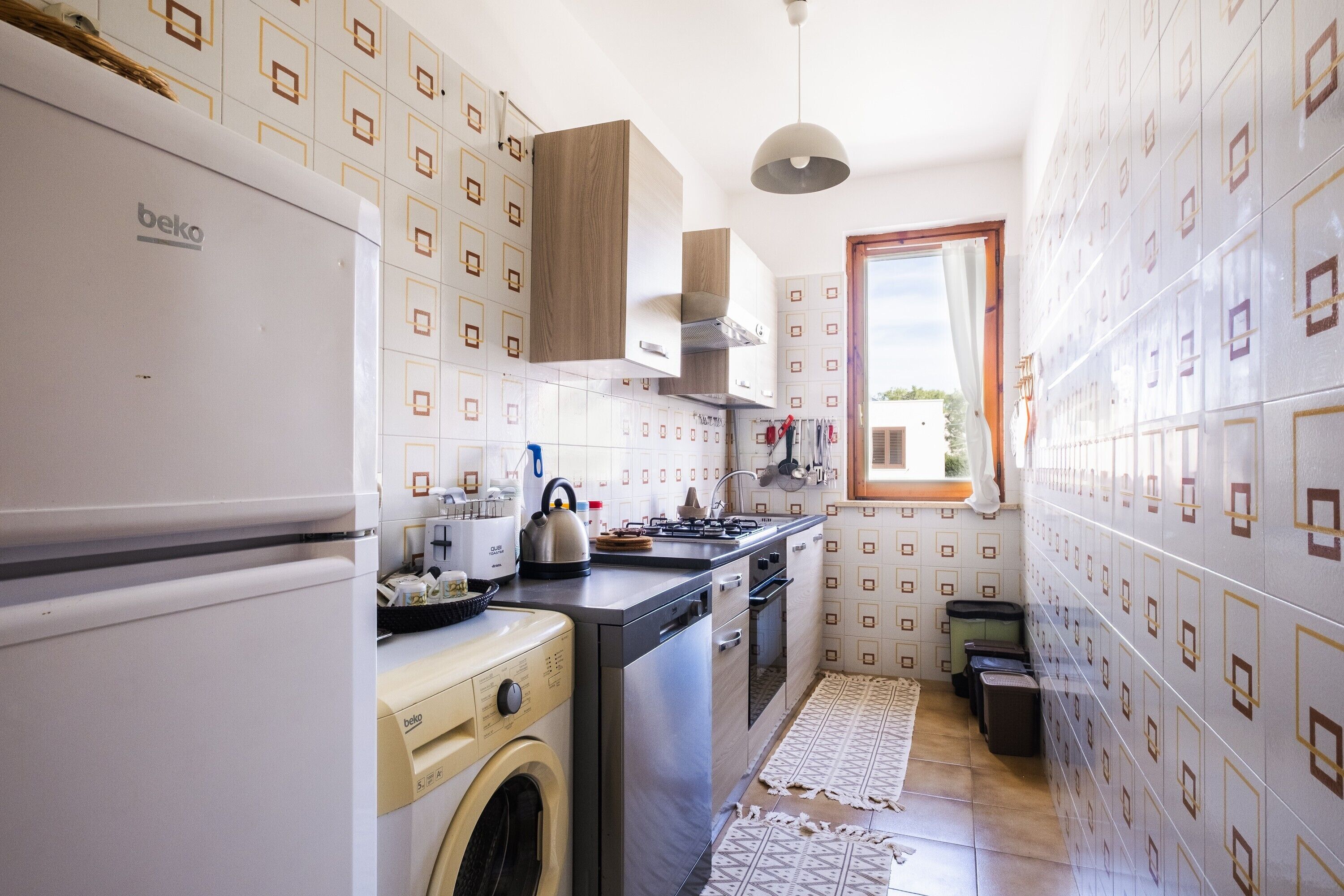 Kühlschrank, Ofen, Herdplatte, Geschirrspüler