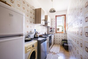 Réfrigérateur, four, plaque de cuisson, lave-vaisselle