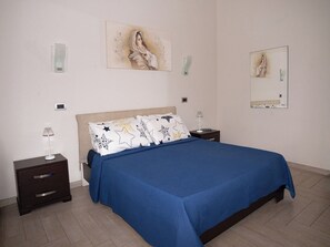 3 makuuhuonetta, silitysrauta/-lauta, internet