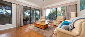 Peregrine Pool Paradise - Outstanding four bedroom family home with pool!