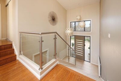 Peregrine Pool Paradise - Outstanding four bedroom family home with pool!