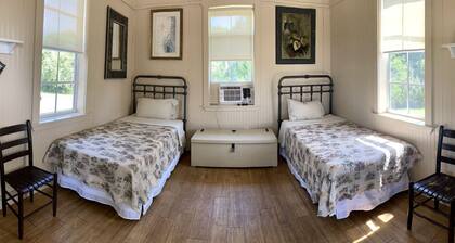 Colorful Waterfront Cabin Rentals on the Braden River near Sarasota, Florida