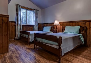 1 slaapkamer, een strijkplank/strijkijzer, wifi, beddengoed