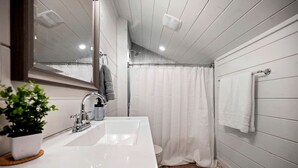 Unclassified image, 5 of 46, button - Cozy Cabin with Additional Studio Mini-Cabin in Broken Bow, Oklahoma (Broken Bow)