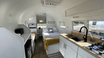 1 habitación, wifi y ropa de cama