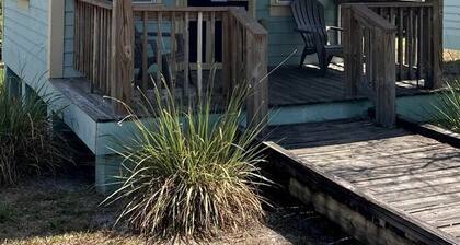 Lakeside Cabin for a Glamping Getaway near Tampa, Florida
