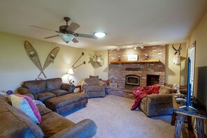 TV, fireplace, DVD player, stereo
