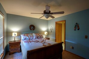 Room - Rural Cabin Rental near Madison River in Ennis, Montana (Cameron)