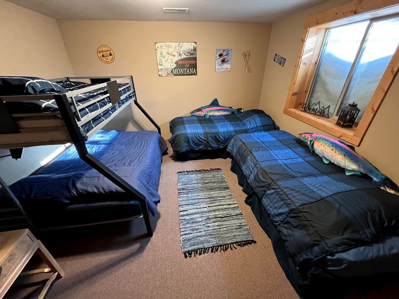 6 bedrooms, iron/ironing board, WiFi, bed sheets