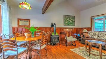 Takka, pöytätennispöytä