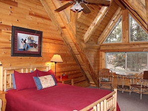 2 bedrooms, travel cot, WiFi, bed sheets