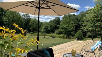 屋外ダイニングエリア