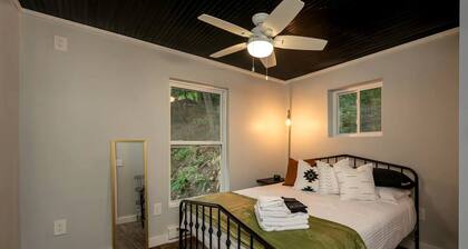 Scenic Retreat: Riverfront Cabin with Large Deck and Fire Pit in Emlenton, Pennsylvania