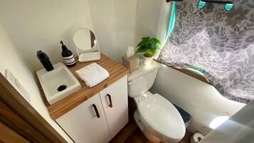 Handdoeken, zeep, shampoo, toiletpapier