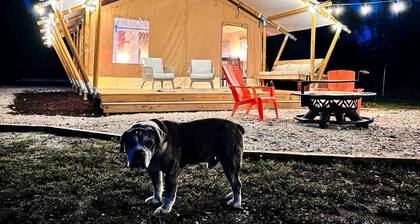 Outstanding Safari Tent with Jacuzzi and and Beautiful Outdoor and Indoor Living in Florida