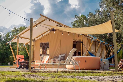 Outstanding Safari Tent with Jacuzzi and and Beautiful Outdoor and Indoor Living in Florida