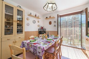 Casa familiare, camere multiple, 2 bagni (Maison Rosamunda) | Ristoranti