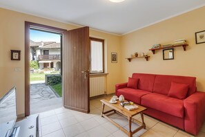 家庭單棟房屋, 多間臥室 (Maison Dolce Vento) | 客廳 | 21 吋平面電視連有線電視頻道