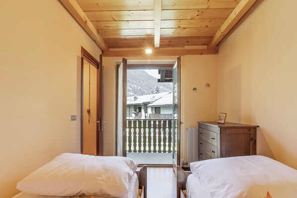 2 habitaciones, espacio para trabajar con laptop y wifi gratis 