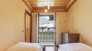 2 habitaciones, espacio para trabajar con laptop y wifi gratis