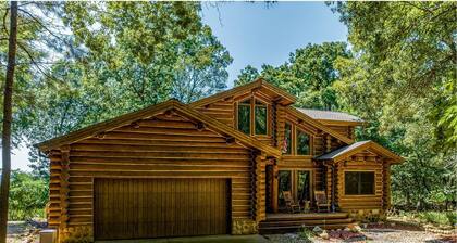 Waterfront Cabin with Barbecue in Langley, Oklahoma