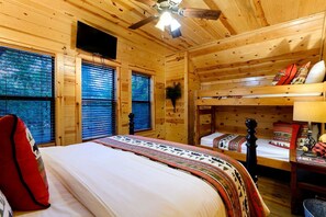 5 bedrooms, WiFi, bed sheets