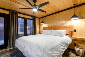 5 bedrooms, WiFi, bed sheets