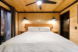 5 bedrooms, WiFi, bed sheets