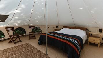2 bedrooms, bed sheets