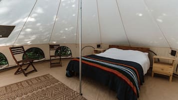 2 bedrooms, bed sheets
