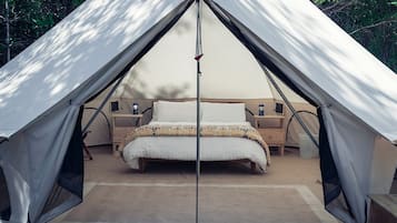 1 bedroom, bed sheets