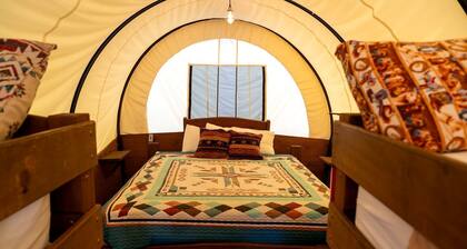 Cozy Conestoga Covered Wagon for 6 on Oklahoma Farm, for Memorable Glamping Vacations