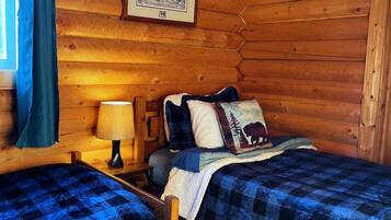 1 bedroom, desk, WiFi, bed sheets