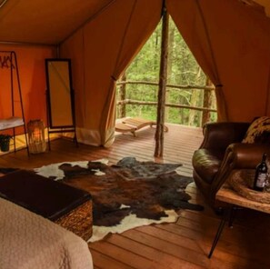 المنشأة من الداخل