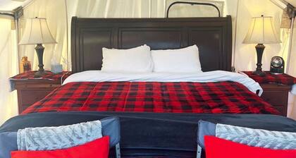 Cozy Tented Cabin with Stunning Sights in Conner, Montana