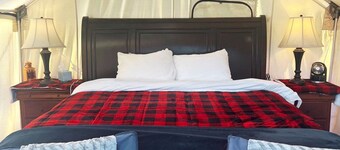 Cozy Tented Cabin with Stunning Sights in Conner, Montana